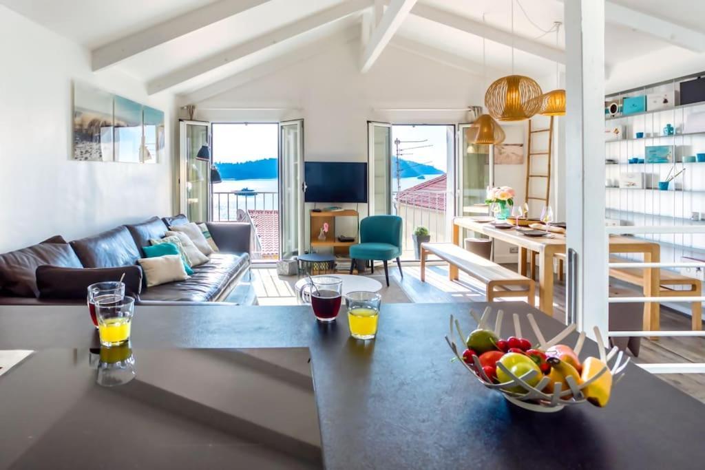 #40 Bright Sea View Suite For 6 2Mins Walk Port & Sea Villefranche-sur-Mer Exteriér fotografie