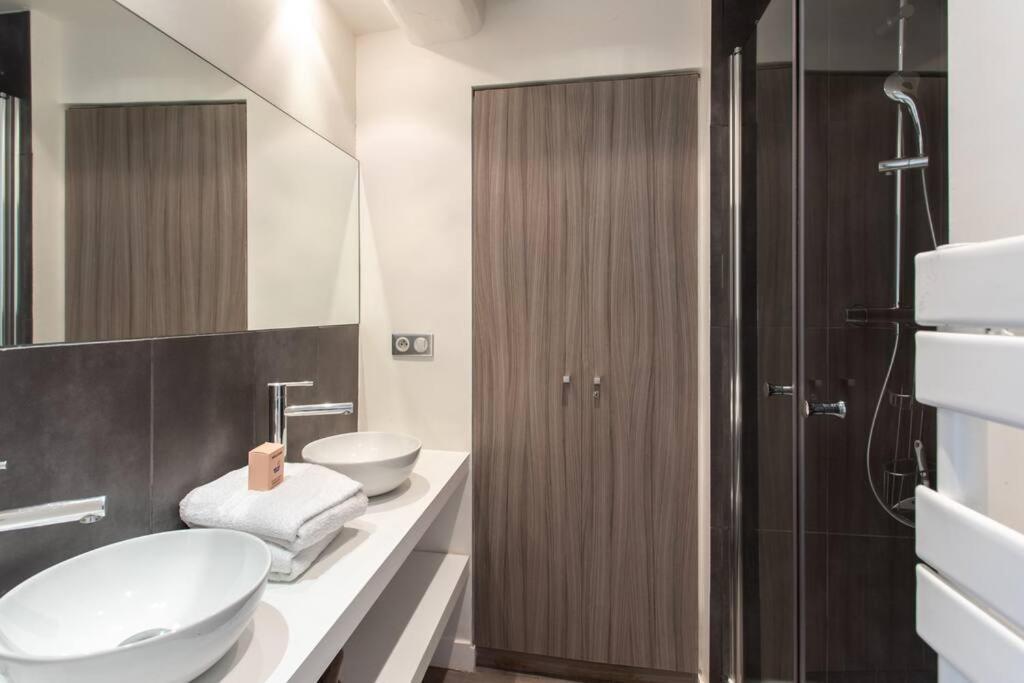 #40 Bright Sea View Suite For 6 2Mins Walk Port & Sea Villefranche-sur-Mer Exteriér fotografie
